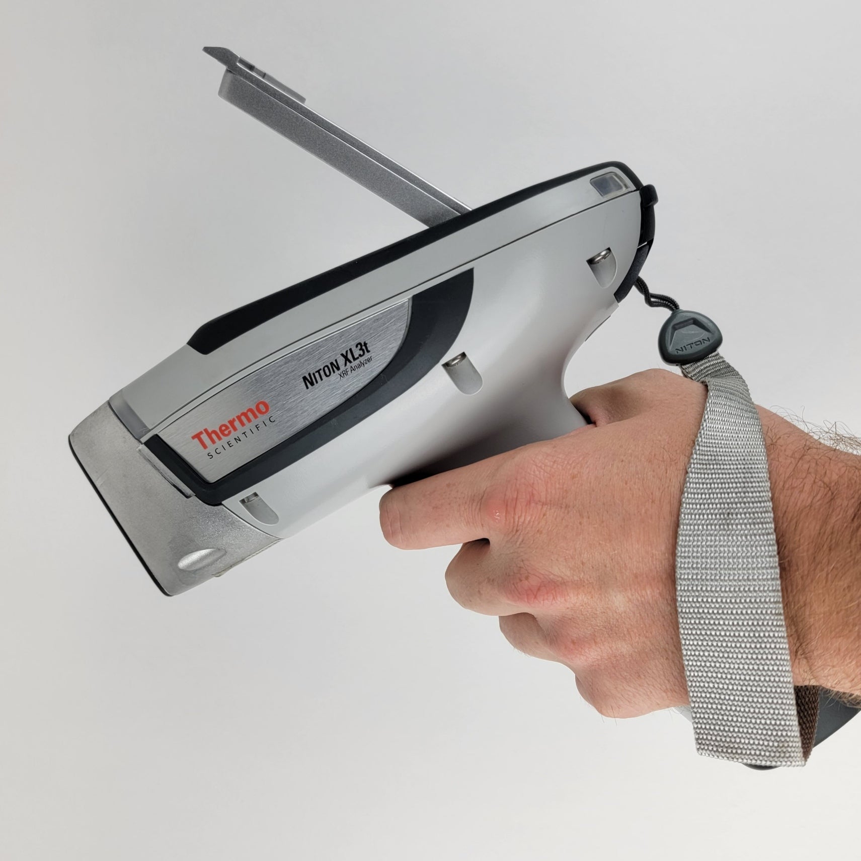 Pre-Owned Thermo Scientific Niton XL3t 900S in hand